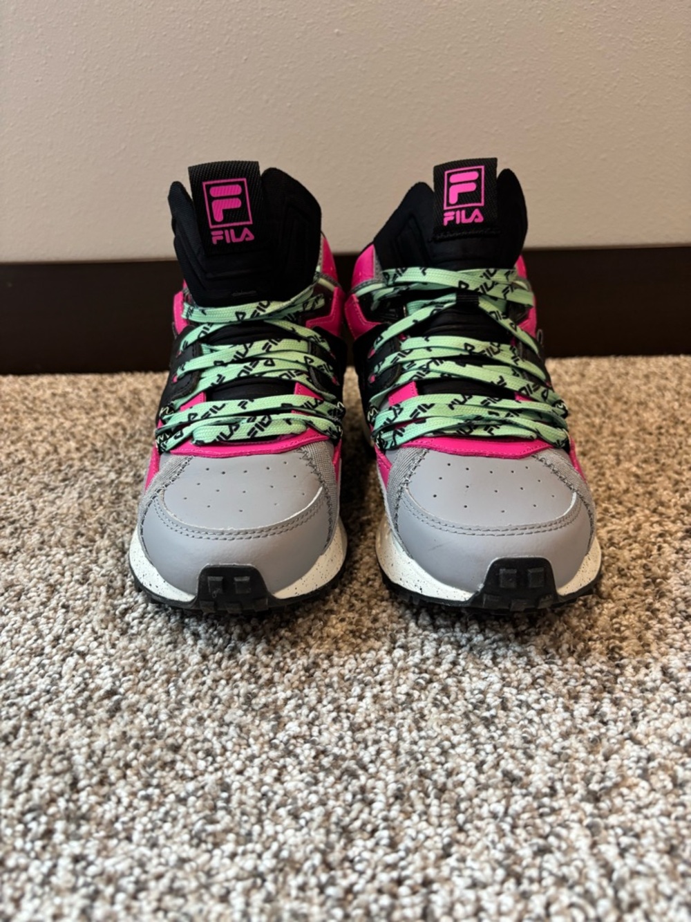 FILA Womens Gray & Pink Athletic Sneakers
